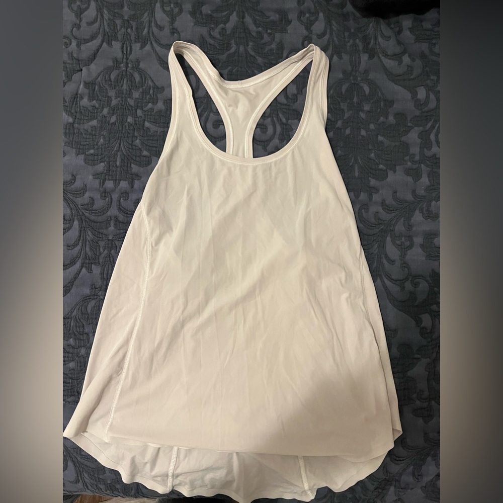White lululemon tank